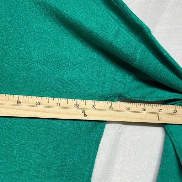 Zenana Outfitters Green V-Neck Sweater - Picture 6 of 8